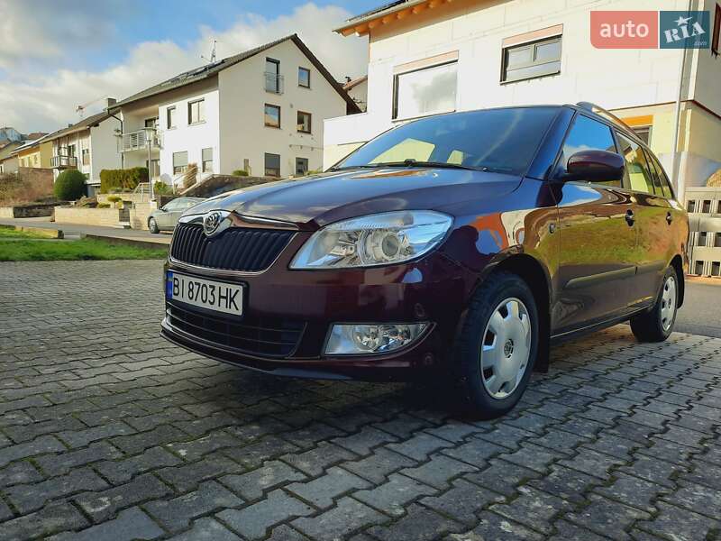 Универсал Skoda Fabia 2011 в Житомире
