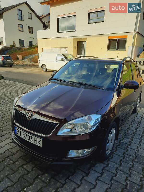Универсал Skoda Fabia 2011 в Житомире
