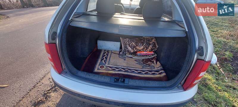 Хэтчбек Skoda Fabia 2005 в Киеве