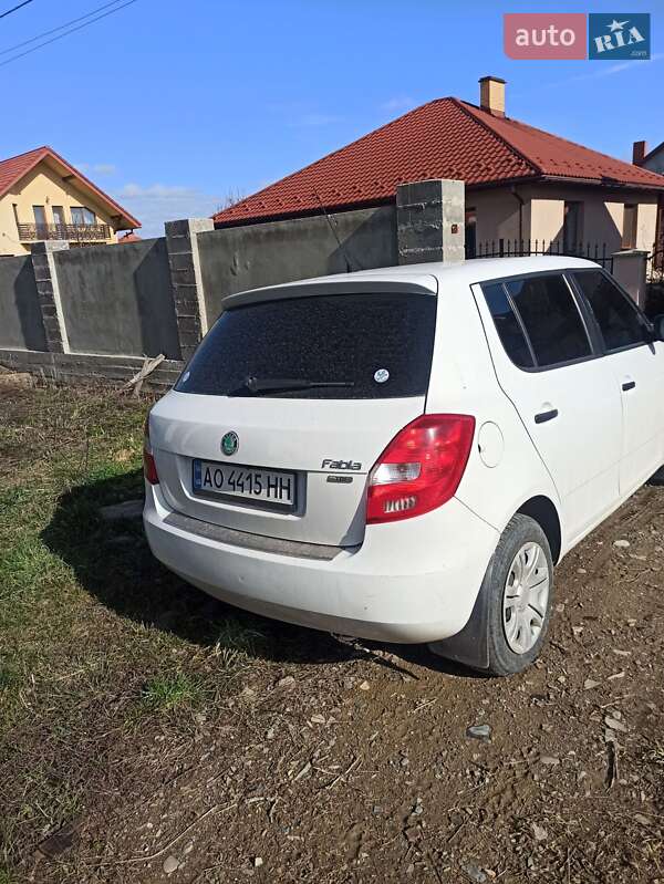 Хетчбек Skoda Fabia 2010 в Ужгороді