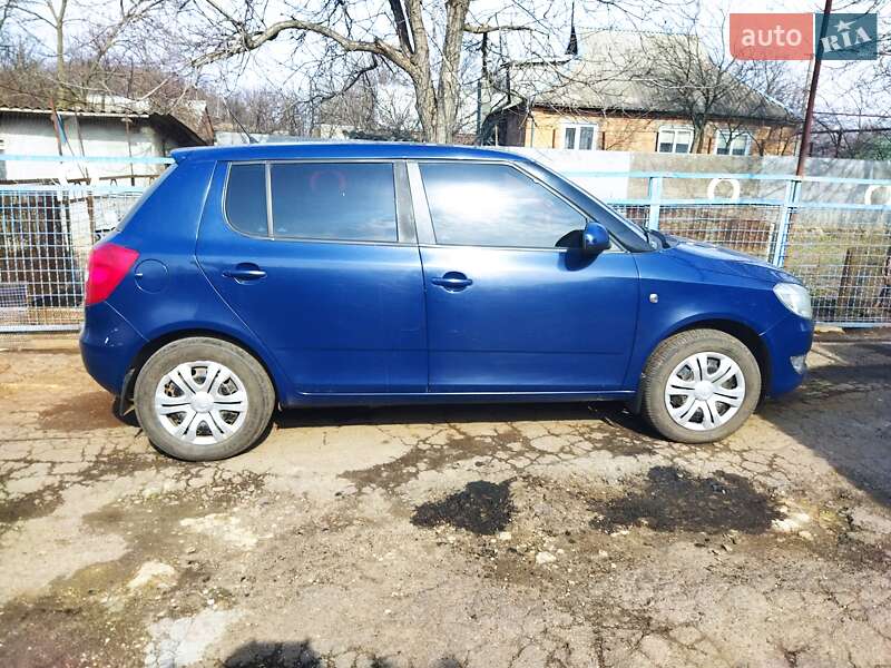 Хетчбек Skoda Fabia 2014 в Кропивницькому