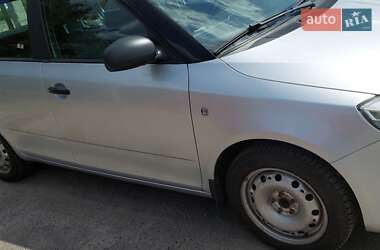 Универсал Skoda Fabia 2011 в Полтаве