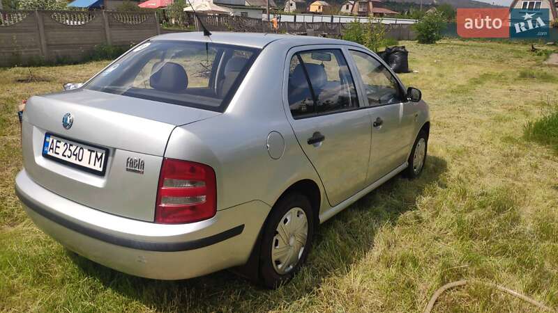 Седан Skoda Fabia 2003 в Кривому Розі