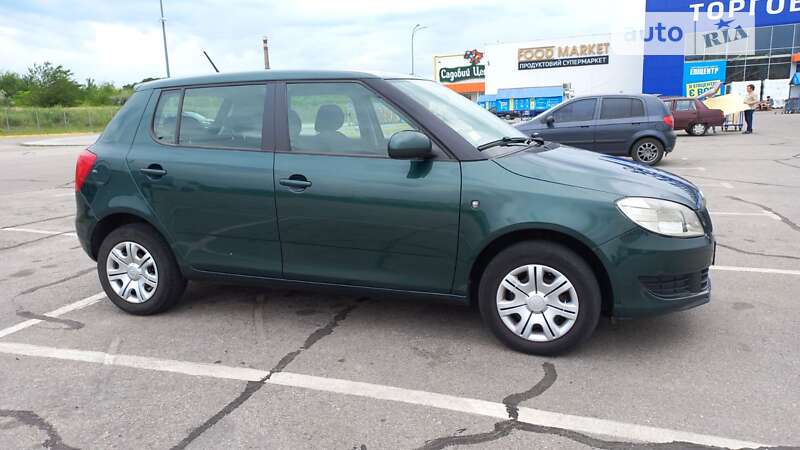 Хэтчбек Skoda Fabia 2013 в 