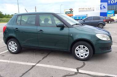Хэтчбек Skoda Fabia 2013 в 