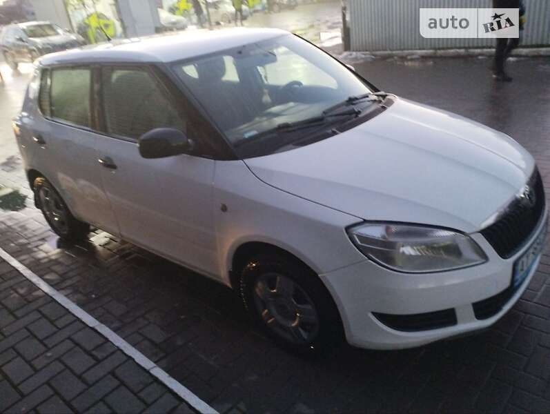 Хэтчбек Skoda Fabia 2012 в Ивано-Франковске фото 2 Хэтчбек Skoda Fabia 2012 в Ивано-Франковске
