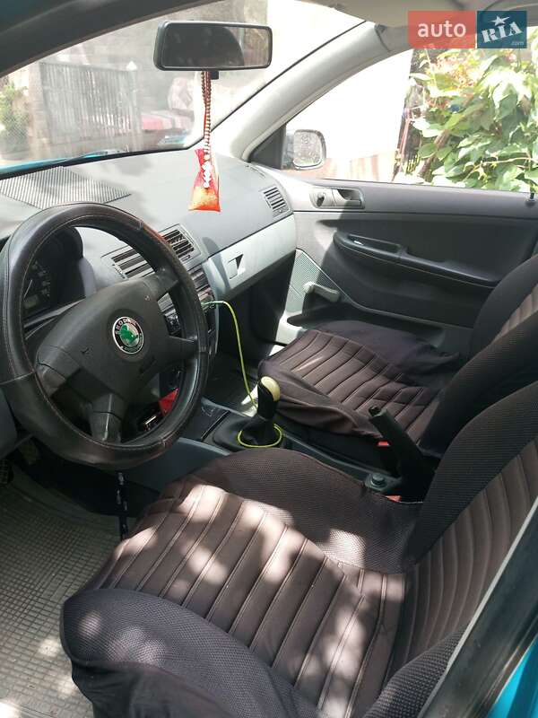 Універсал Skoda Fabia 2002 в Ужгороді