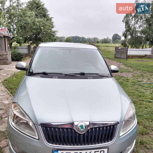 Хетчбек Skoda Fabia 2010 в Чернівцях