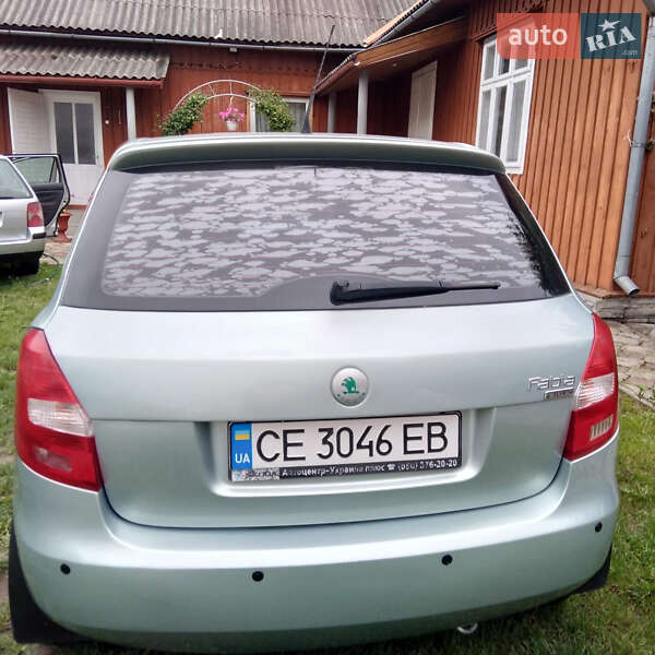 Хетчбек Skoda Fabia 2010 в Чернівцях