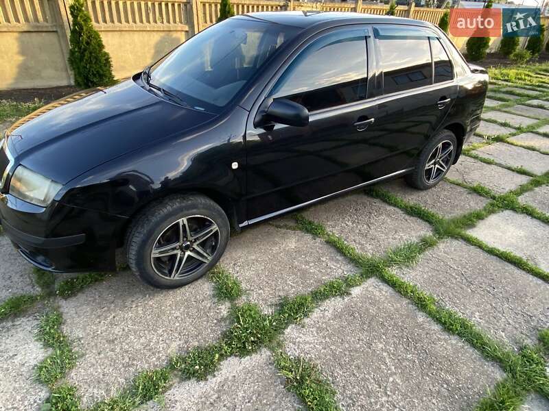 Седан Skoda Fabia 2007 в Раздельной