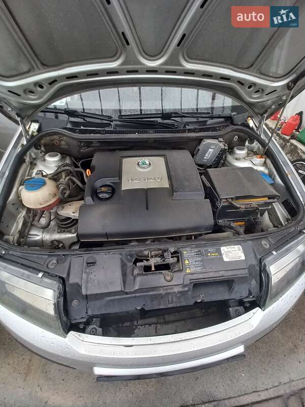 Седан Skoda Fabia 2005 в Киеве