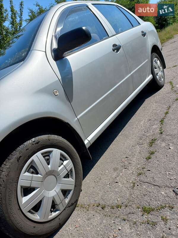 Седан Skoda Fabia 2005 в Киеве