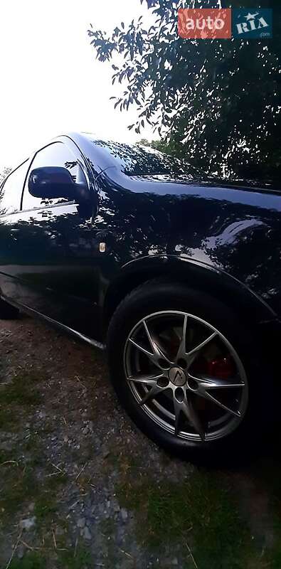 Хэтчбек Skoda Fabia 2001 в Шишаки