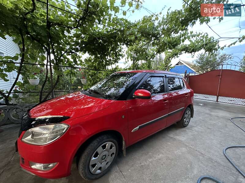 Хетчбек Skoda Fabia 2010 в Кривому Розі фото 3 Хетчбек Skoda Fabia 2010 в Кривому Розі