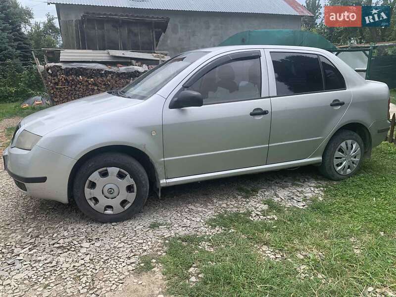 Седан Skoda Fabia 2003 в Бориславе
