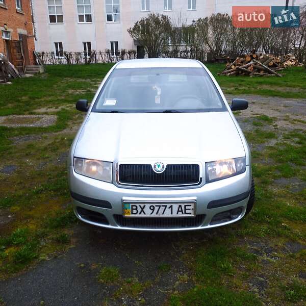 Хэтчбек Skoda Fabia 2006 в 