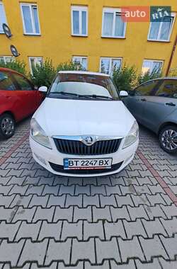 Хэтчбек Skoda Fabia 2014 в 