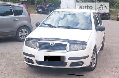 Хетчбек Skoda Fabia 2005 в Дніпрі