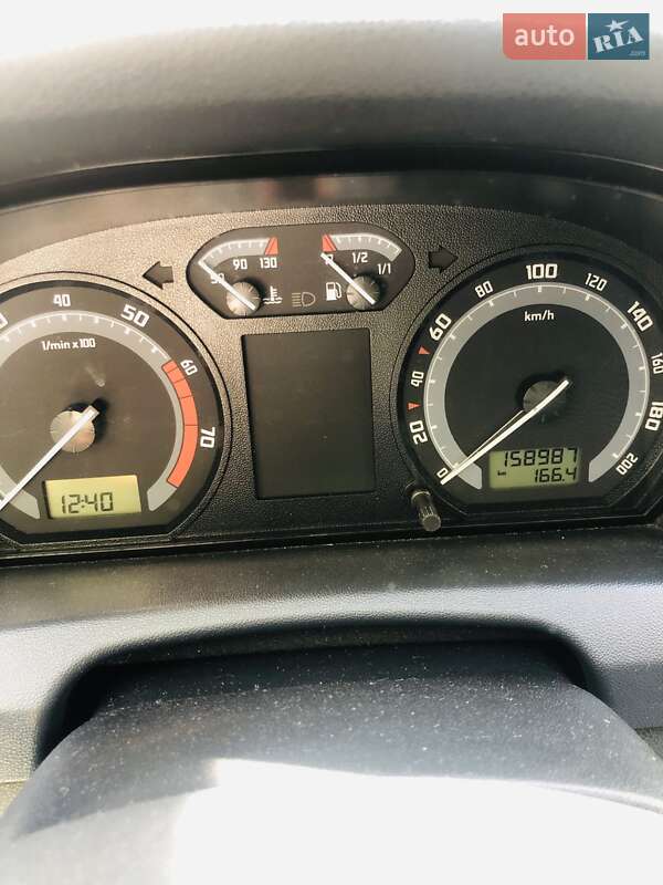 Седан Skoda Fabia 2006 в Чернівцях