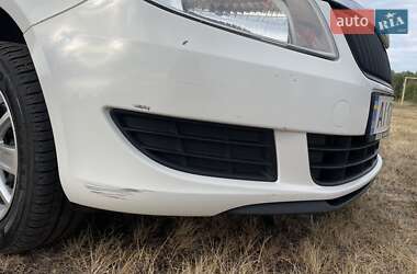 Хэтчбек Skoda Fabia 2012 в 