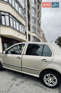 Хетчбек Skoda Fabia 2005 в Полтаві