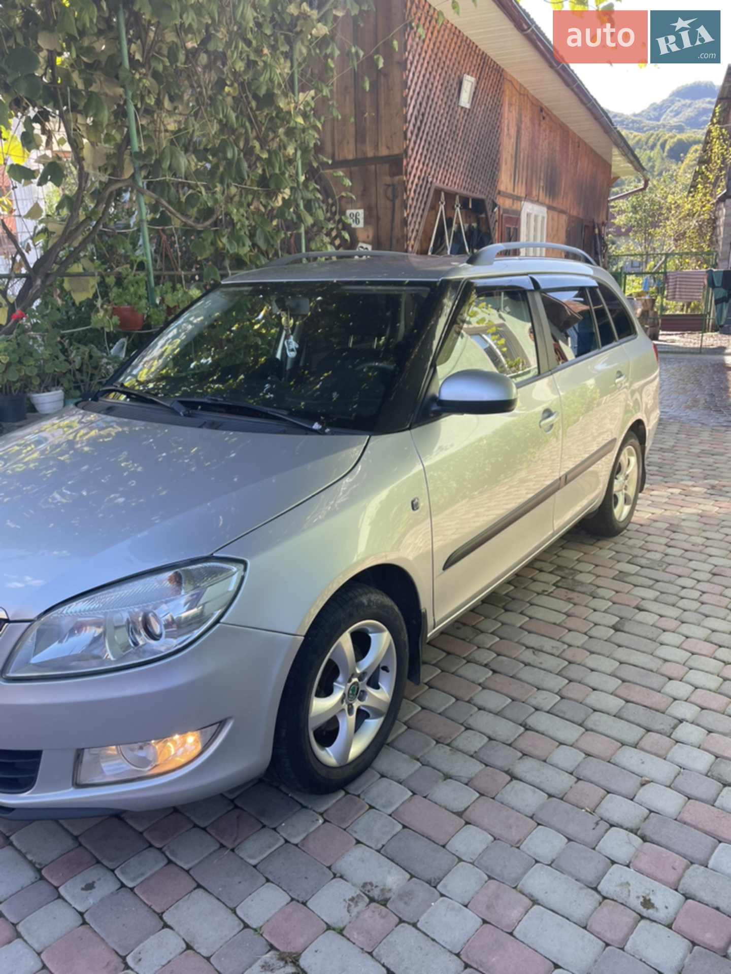 2011 Skoda Fabia - мініатюра 3