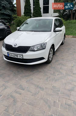 Хэтчбек Skoda Fabia 2016 в 