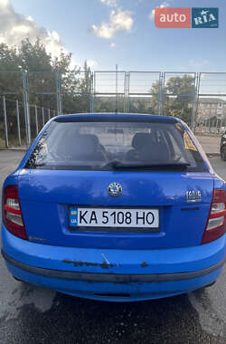 Хэтчбек Skoda Fabia 2002 в 