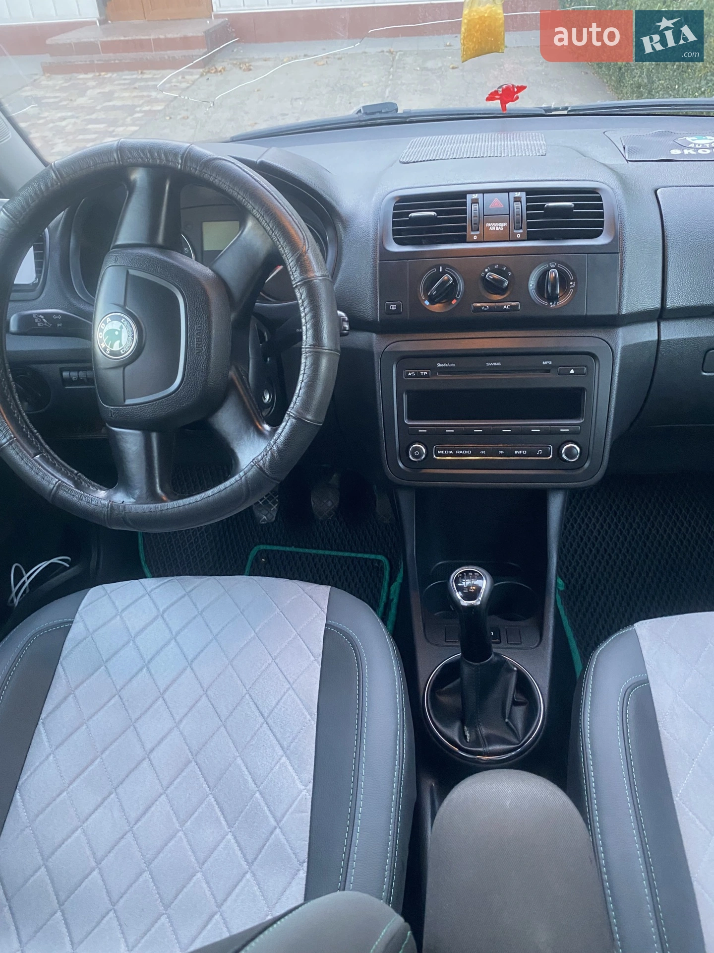 2010 Skoda Fabia - мініатюра 7