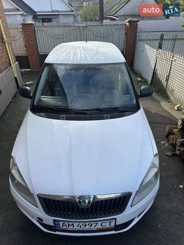 Универсал Skoda Fabia 2011 в Житомире