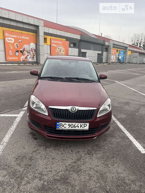 Хэтчбек Skoda Fabia 2012 в Львове