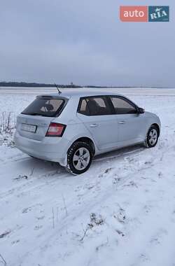 Хэтчбек Skoda Fabia 2015 в 