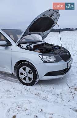 Хэтчбек Skoda Fabia 2015 в Киеве