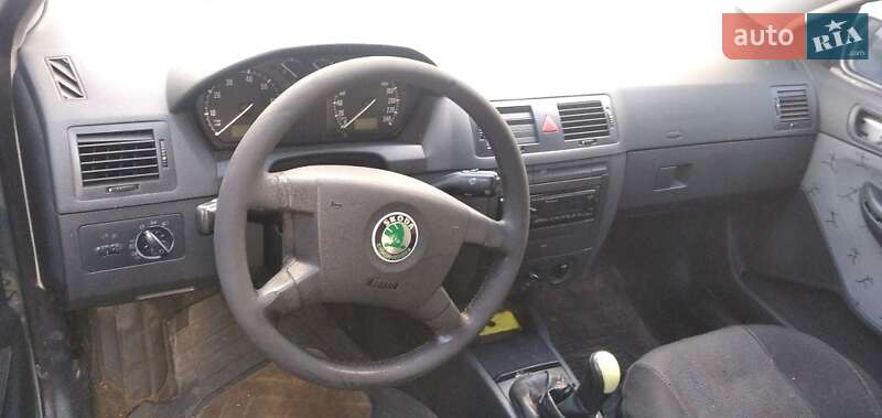 Седан Skoda Fabia 2002 в Харькове