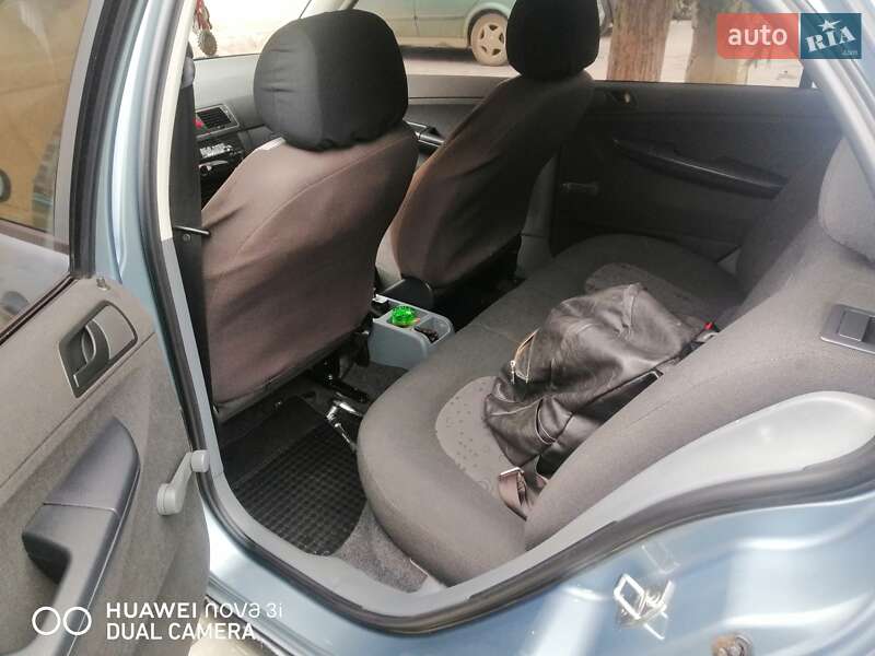 Хетчбек Skoda Fabia 2003 в Івано-Франківську