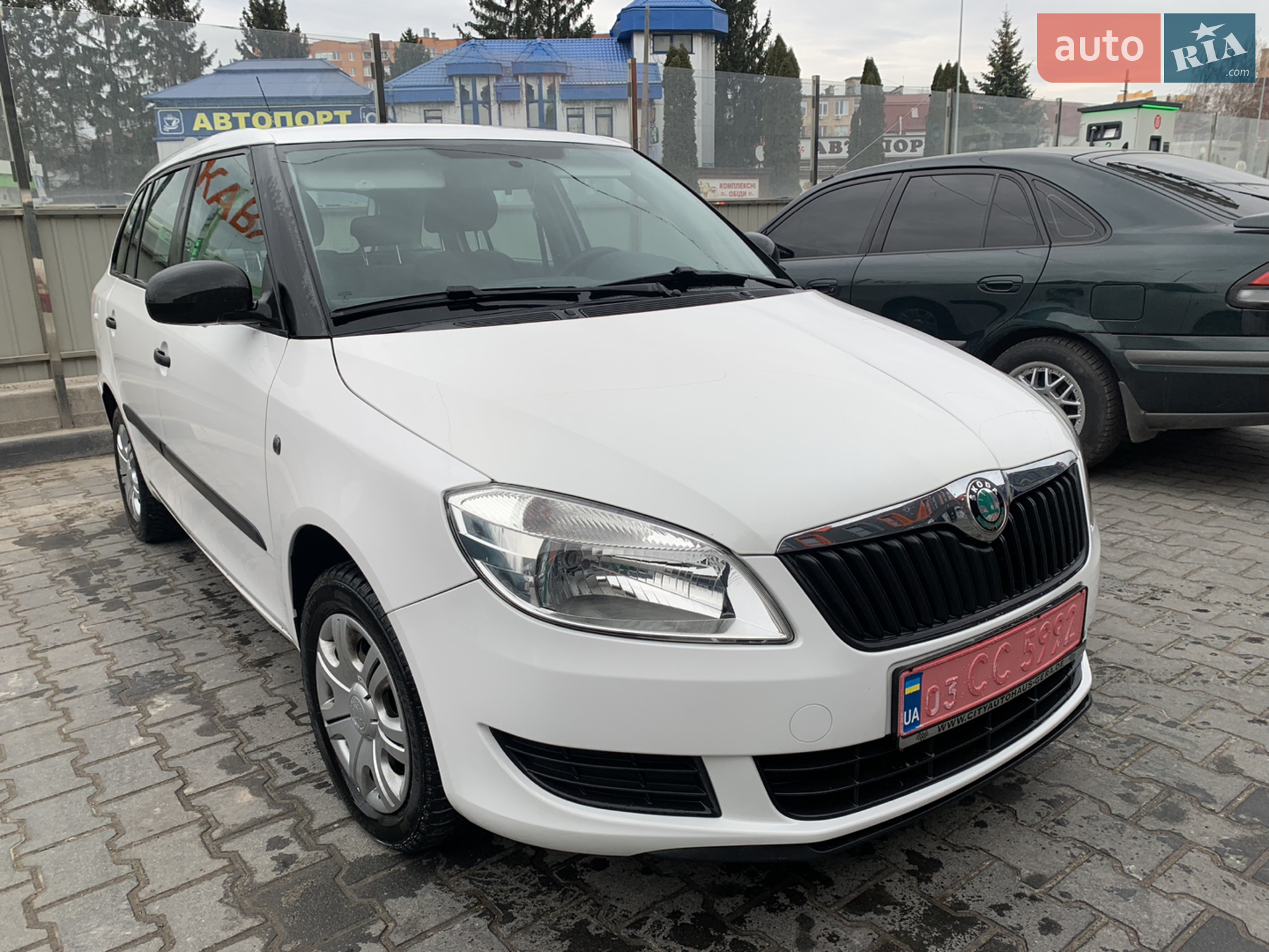 2011 Skoda Fabia - мініатюра 2