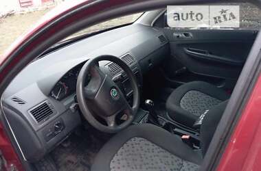 Хэтчбек Skoda Fabia 2006 в Онуфриевке