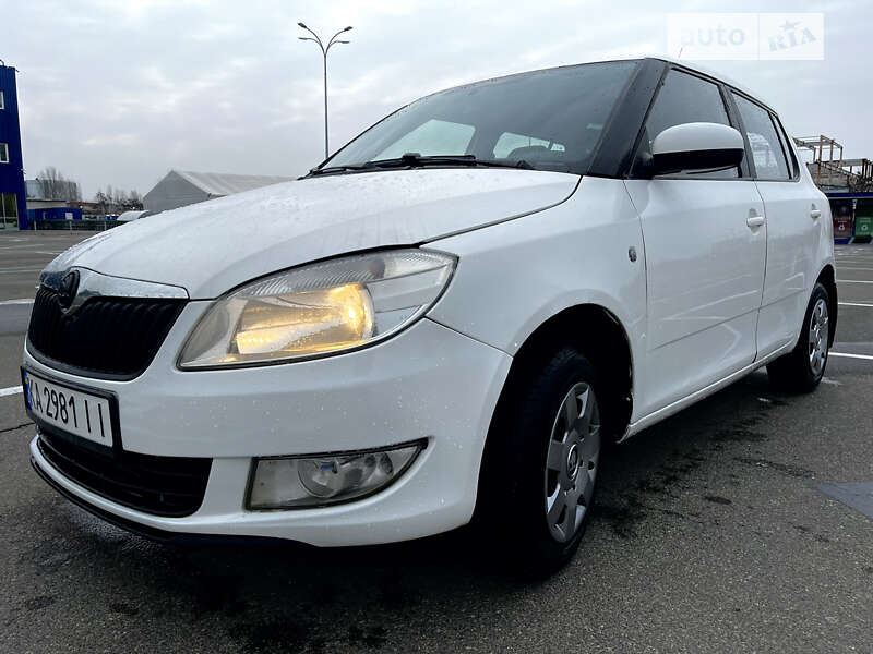 Хэтчбек Skoda Fabia 2012 в Киеве