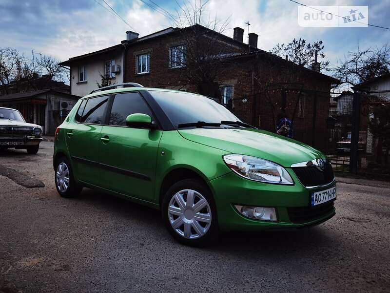 Хэтчбек Skoda Fabia 2011 в Львове