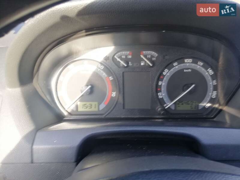 Хэтчбек Skoda Fabia 2005 в Сумах