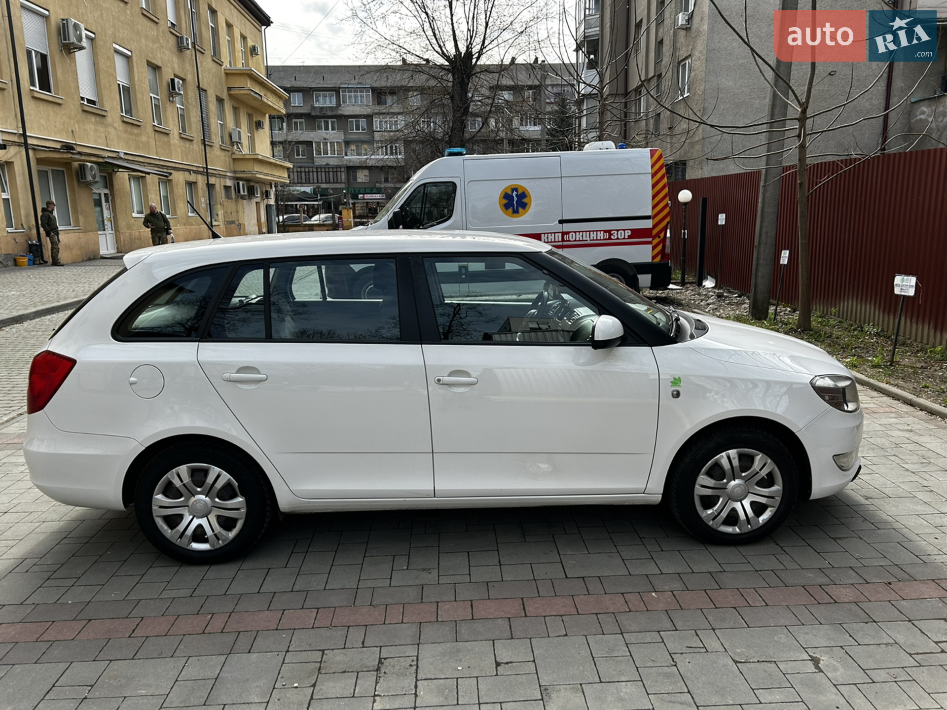 2012 Skoda Fabia - мініатюра 2