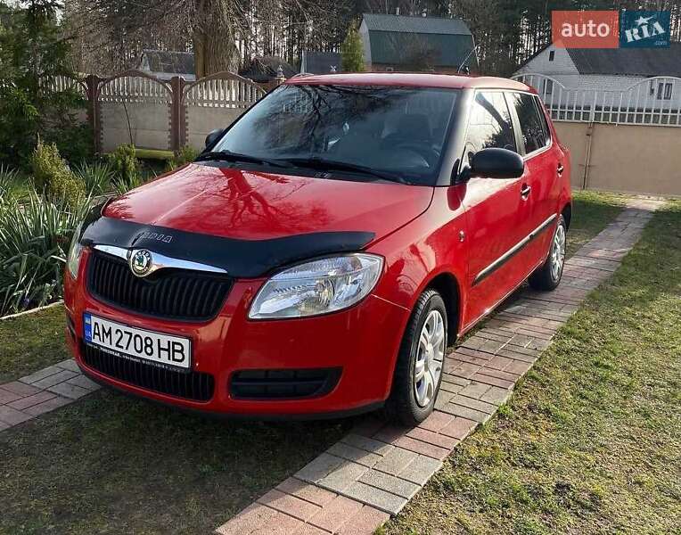 Хэтчбек Skoda Fabia 2009 в Житомире