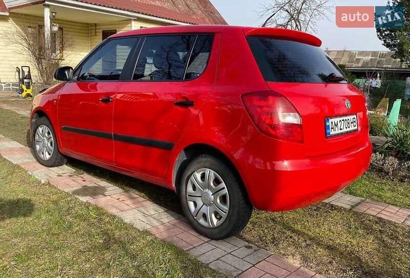 Хэтчбек Skoda Fabia 2009 в Житомире