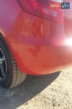 Хэтчбек Skoda Fabia 2011 в 