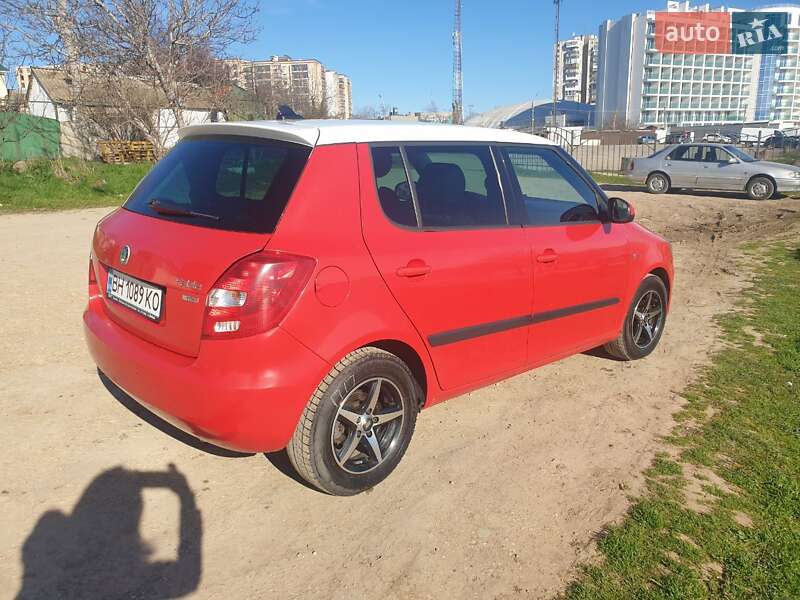 Хэтчбек Skoda Fabia 2011 в Черноморске