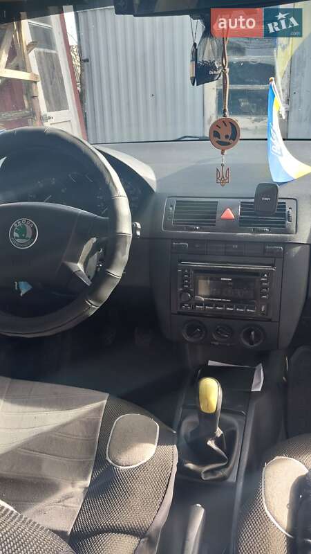 Хэтчбек Skoda Fabia 2000 в Виноградове
