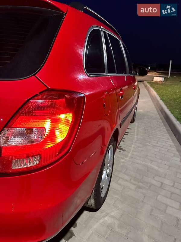 Універсал Skoda Fabia 2011 в Рівному