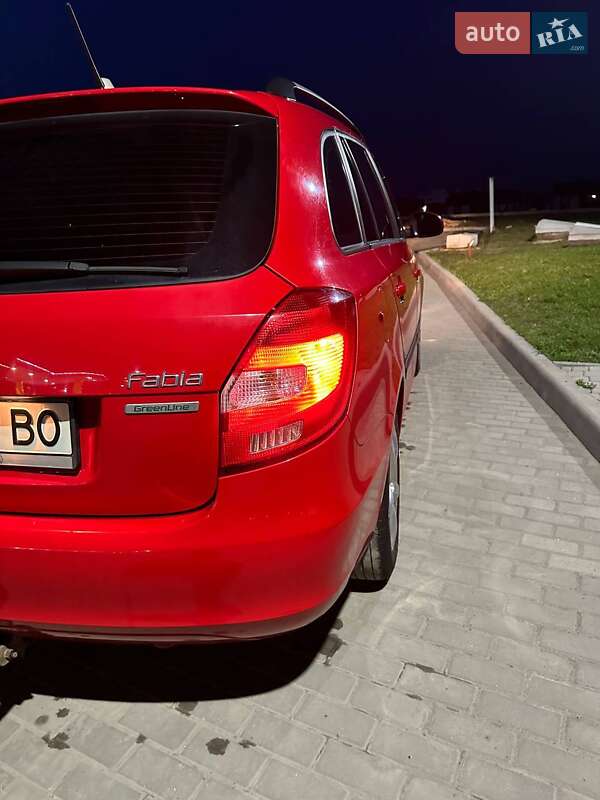 Універсал Skoda Fabia 2011 в Рівному