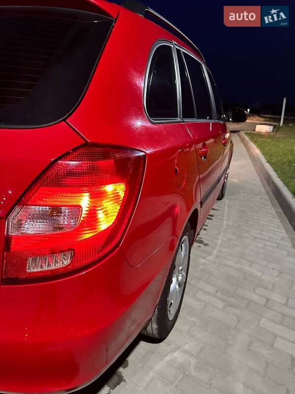 Універсал Skoda Fabia 2011 в Рівному