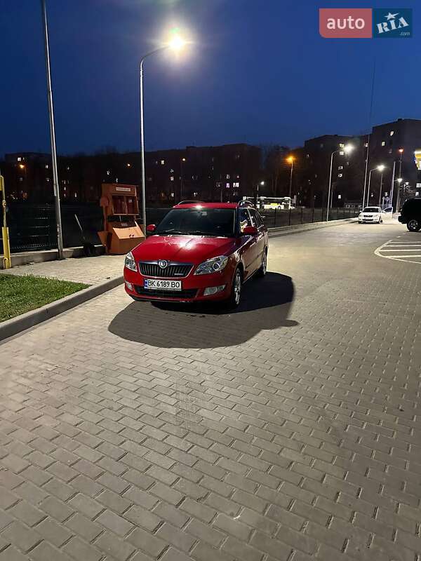 Універсал Skoda Fabia 2011 в Рівному